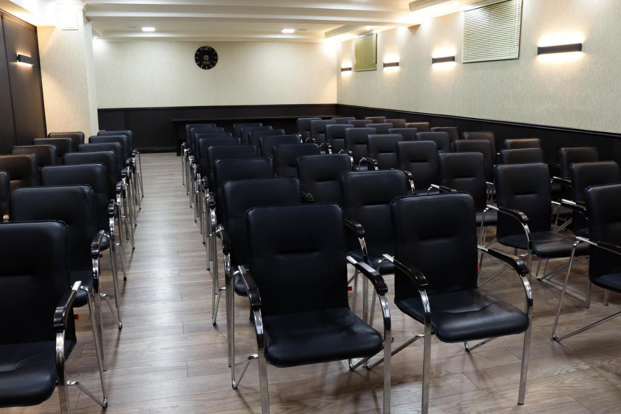 De'Mar Hotel Bişkek Dış mekan fotoğraf